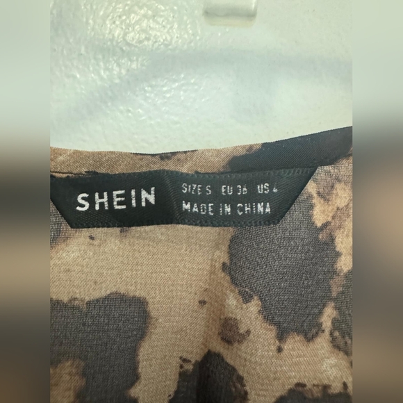 3/10🥰SHEIN Leopard print top - Picture 6 of 7